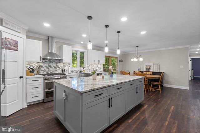 6421 LOCUST LN, Sykesville, MD 21784