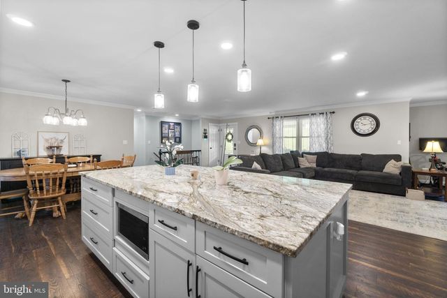 6421 LOCUST LN, Sykesville, MD 21784