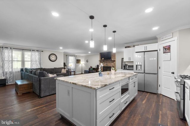 6421 LOCUST LN, Sykesville, MD 21784