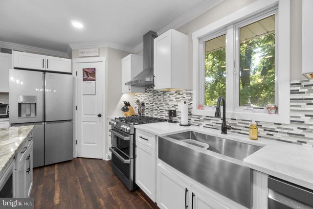 6421 LOCUST LN, Sykesville, MD 21784