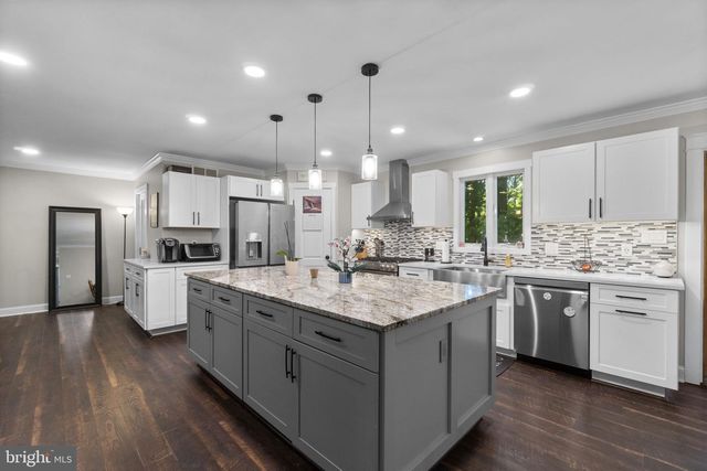 6421 LOCUST LN, Sykesville, MD 21784