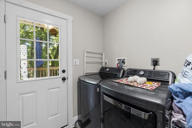 6421 LOCUST LN, Sykesville, MD 21784