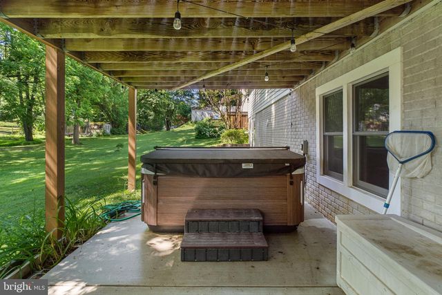 6421 LOCUST LN, Sykesville, MD 21784