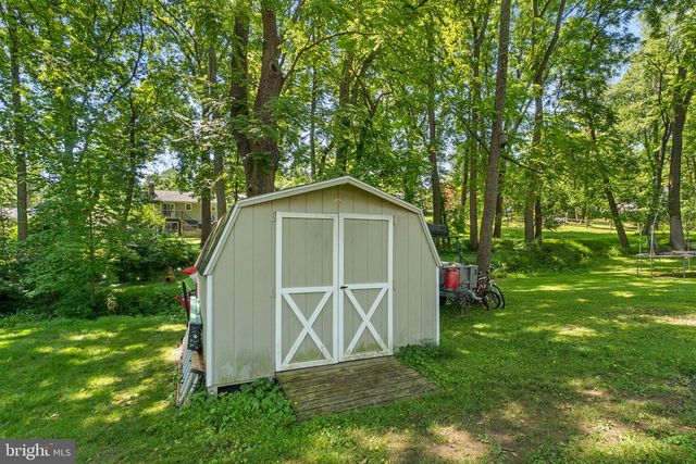 6421 LOCUST LN, Sykesville, MD 21784