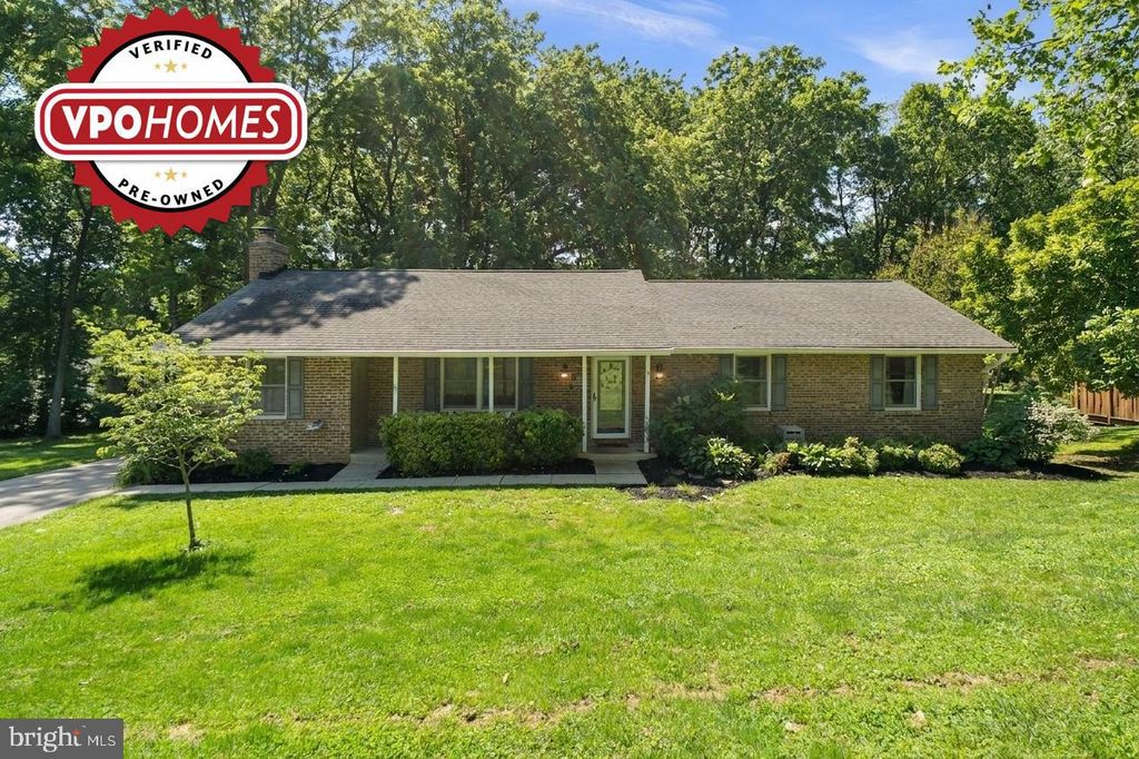 6421 LOCUST LN, Sykesville, MD 21784