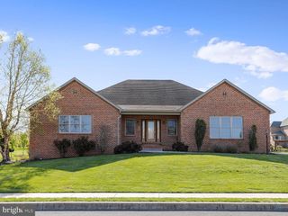 418 W WALTER AVENUE, Greencastle, PA 17225