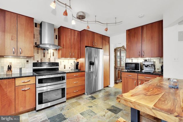 10804 BREWER HOUSE RD, Rockville, MD 20852