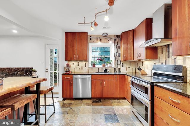 10804 BREWER HOUSE RD, Rockville, MD 20852