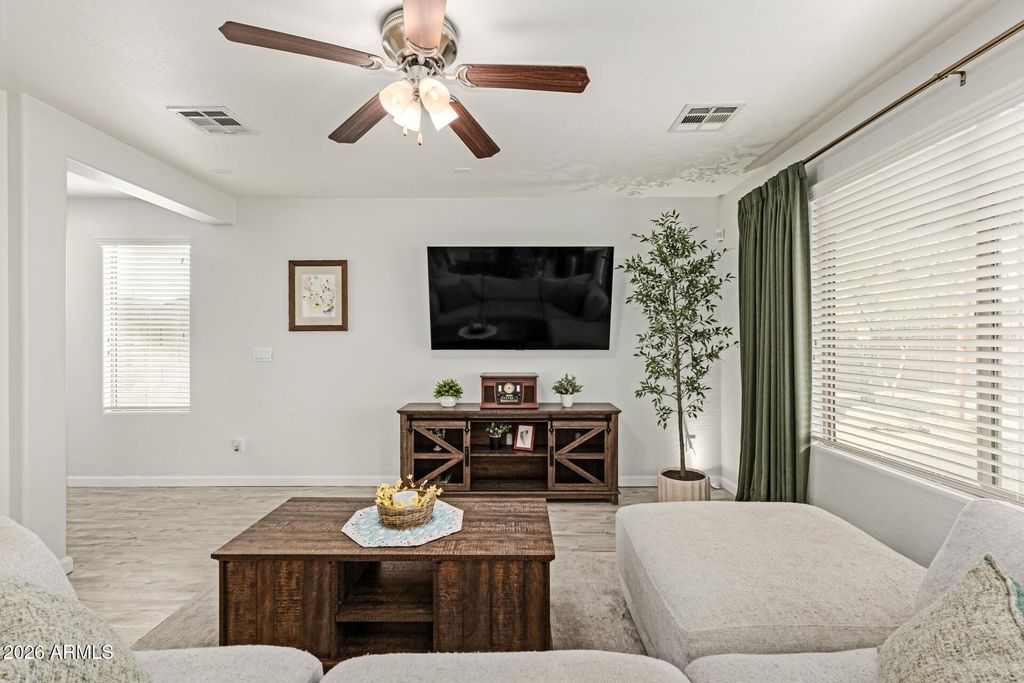 Image 6 of property listing at 2699 N DAISY Drive, Florence, AZ 85132