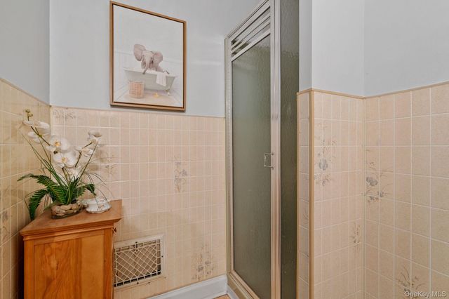 8 Beekman Street, Poughkeepsie, NY 12601