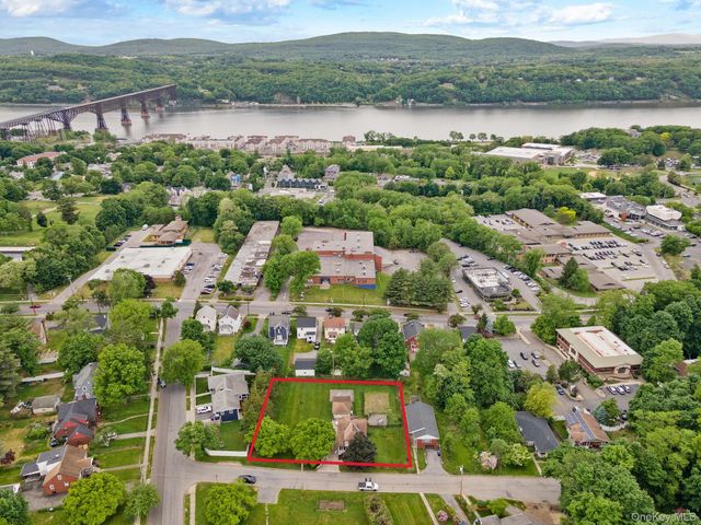 8 Beekman Street, Poughkeepsie, NY 12601