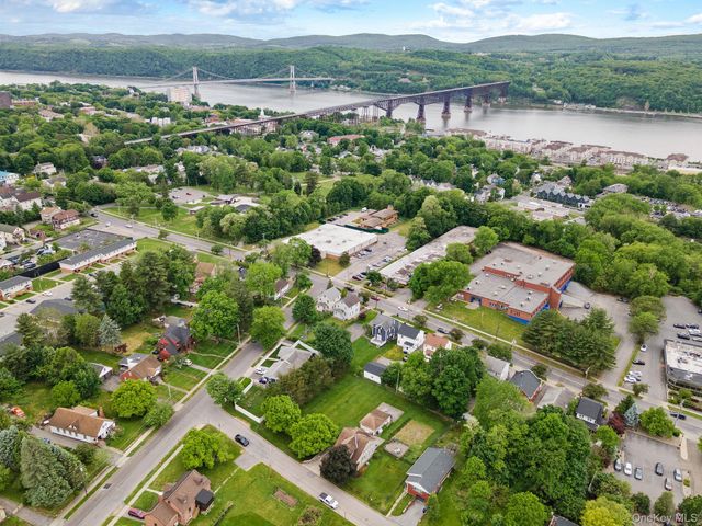8 Beekman Street, Poughkeepsie, NY 12601