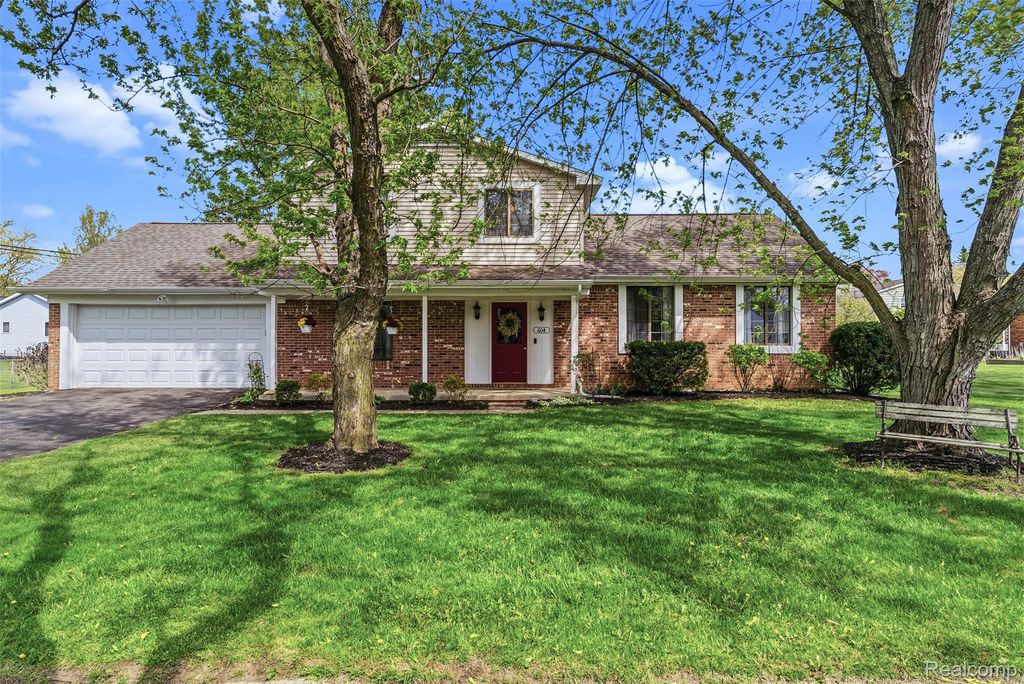 604 Luce Avenue, Flushing, MI 48433