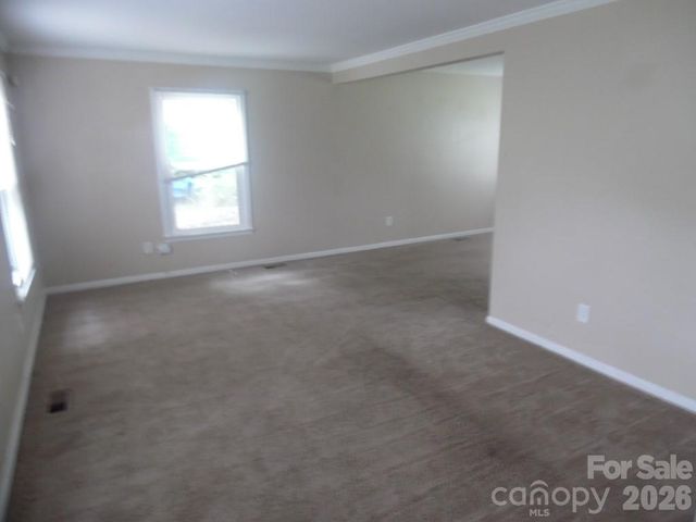 6311 Coach Hill Lane, Charlotte, NC 28212