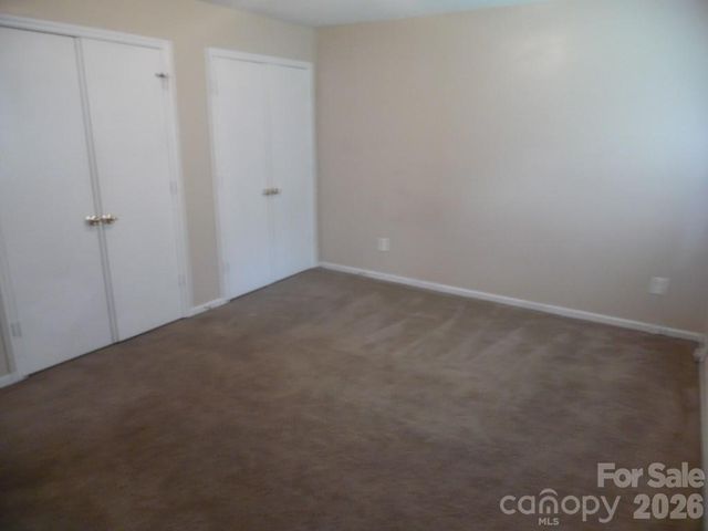 6311 Coach Hill Lane, Charlotte, NC 28212
