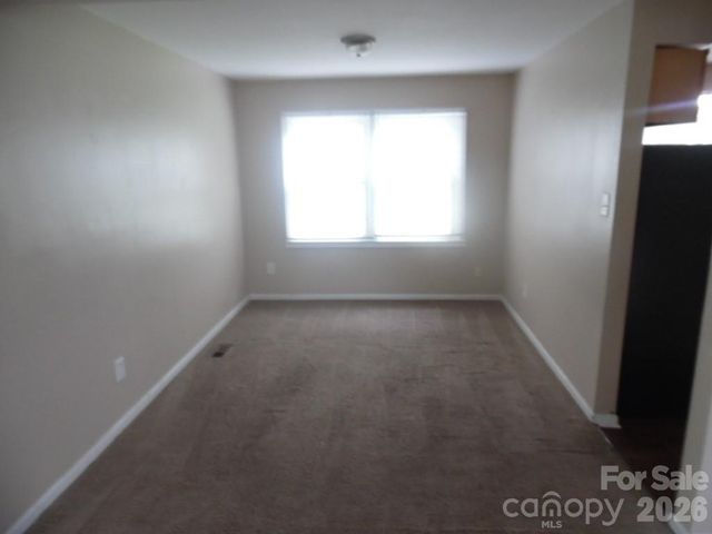 6311 Coach Hill Lane, Charlotte, NC 28212