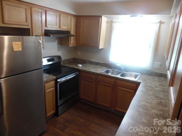 6311 Coach Hill Lane, Charlotte, NC 28212