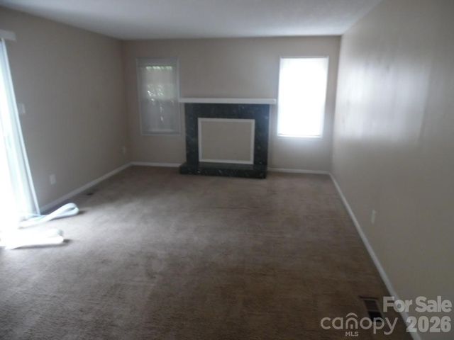 6311 Coach Hill Lane, Charlotte, NC 28212