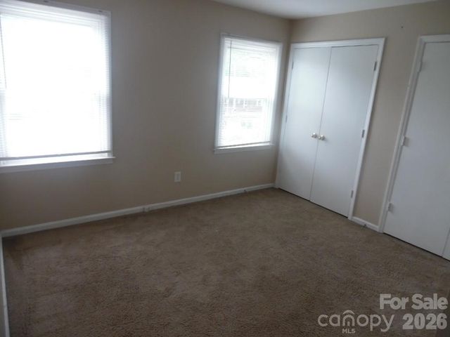 6311 Coach Hill Lane, Charlotte, NC 28212