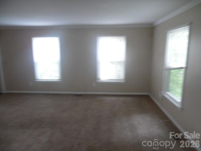 6311 Coach Hill Lane, Charlotte, NC 28212