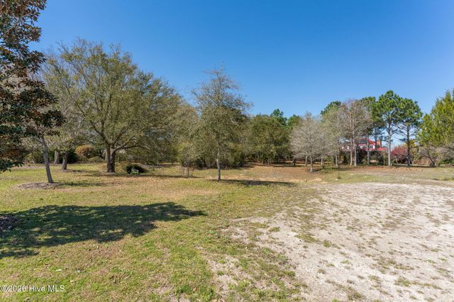 2689 Sloop Point Loop Road, Hampstead, NC 28443