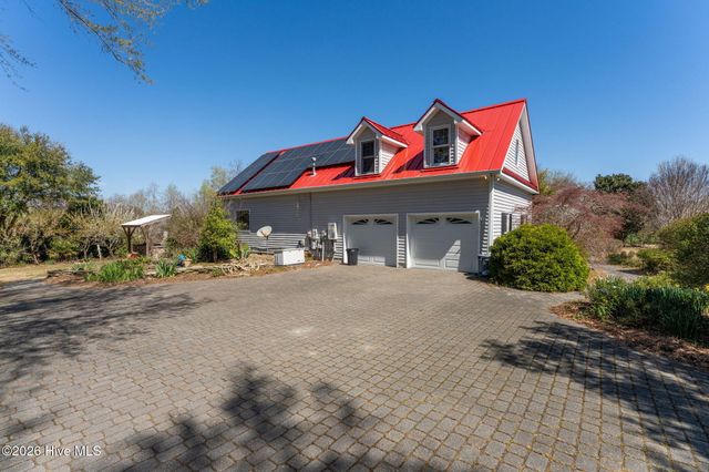 2689 Sloop Point Loop Road, Hampstead, NC 28443