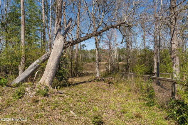 2689 Sloop Point Loop Road, Hampstead, NC 28443