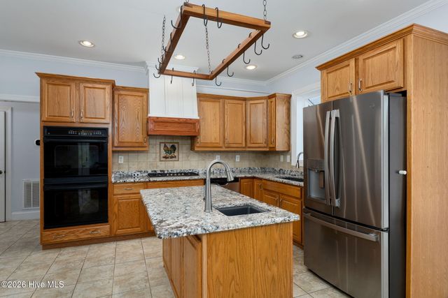 2689 Sloop Point Loop Road, Hampstead, NC 28443