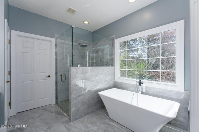 2689 Sloop Point Loop Road, Hampstead, NC 28443