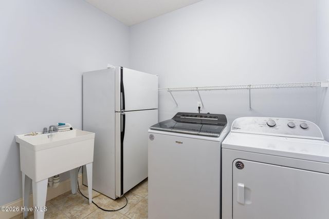 2689 Sloop Point Loop Road, Hampstead, NC 28443