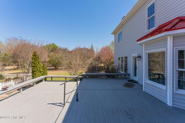 2689 Sloop Point Loop Road, Hampstead, NC 28443