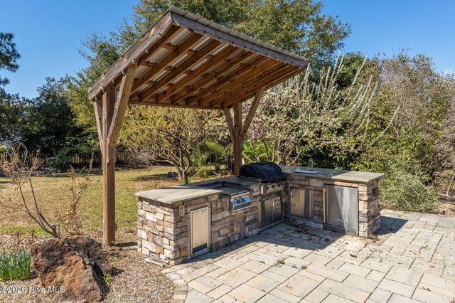 2689 Sloop Point Loop Road, Hampstead, NC 28443