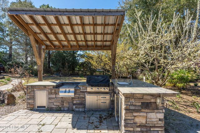 2689 Sloop Point Loop Road, Hampstead, NC 28443