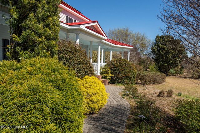 2689 Sloop Point Loop Road, Hampstead, NC 28443