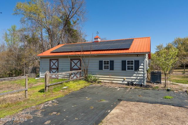 2689 Sloop Point Loop Road, Hampstead, NC 28443