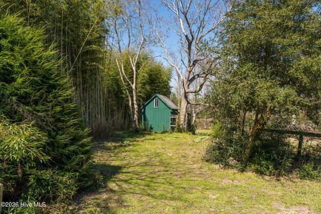 2689 Sloop Point Loop Road, Hampstead, NC 28443