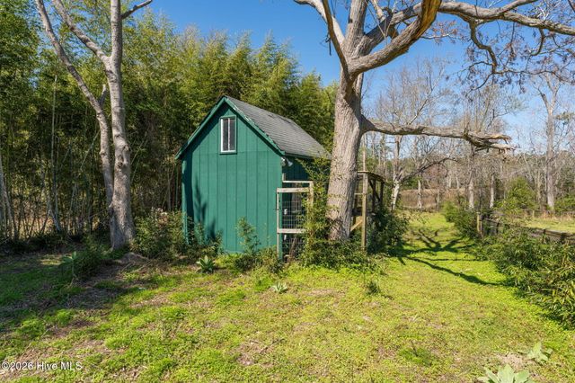 2689 Sloop Point Loop Road, Hampstead, NC 28443