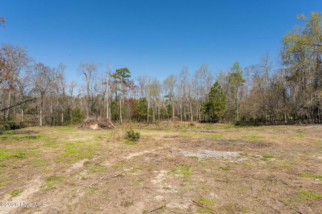 2689 Sloop Point Loop Road, Hampstead, NC 28443