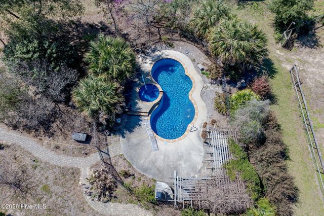 2689 Sloop Point Loop Road, Hampstead, NC 28443