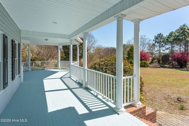 2689 Sloop Point Loop Road, Hampstead, NC 28443