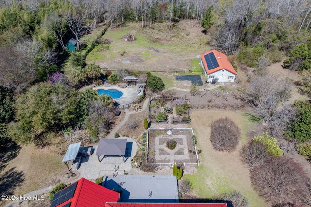 2689 Sloop Point Loop Road, Hampstead, NC 28443