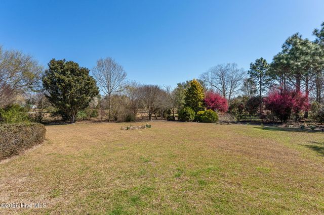2689 Sloop Point Loop Road, Hampstead, NC 28443