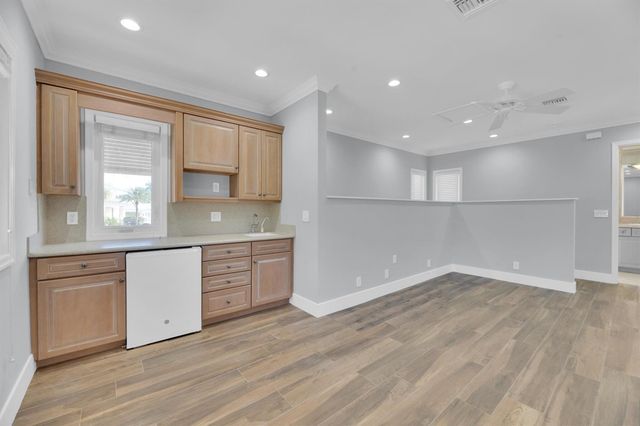 2520 Laguna Ter, Fort Lauderdale, FL 33316