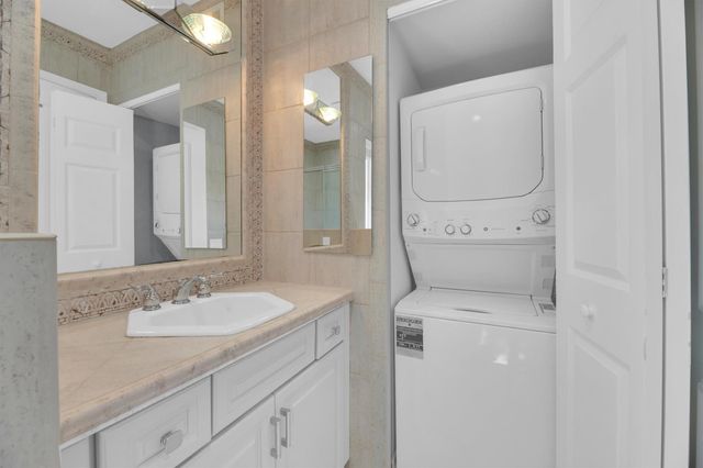 2520 Laguna Ter, Fort Lauderdale, FL 33316