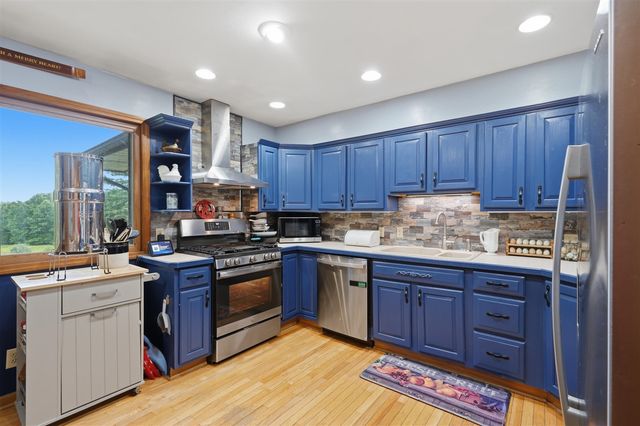 13489 Hyde Road, Hartland, MI 48353