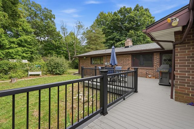 13489 Hyde Road, Hartland, MI 48353