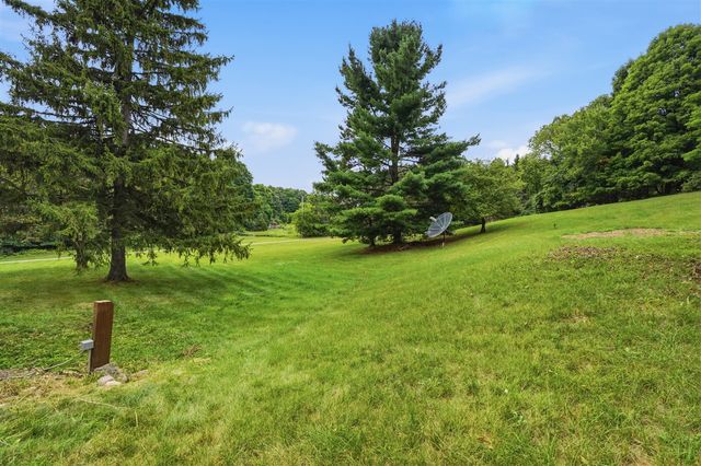 13489 Hyde Road, Hartland, MI 48353