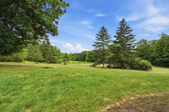 13489 Hyde Road, Hartland, MI 48353