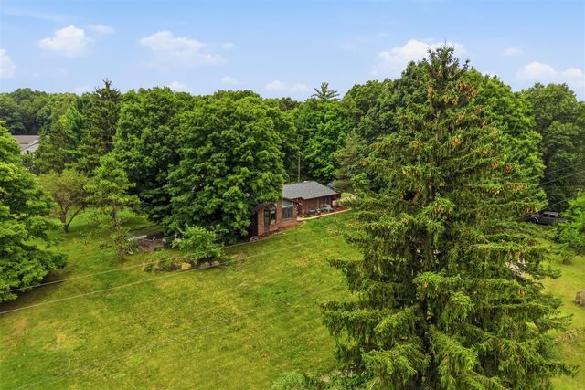 13489 Hyde Road, Hartland, MI 48353
