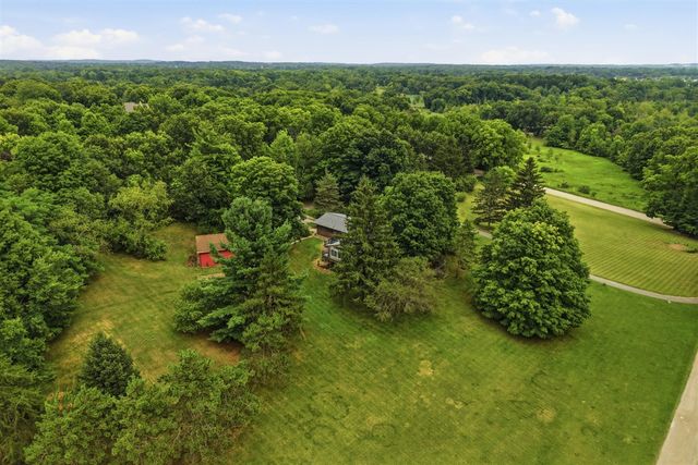 13489 Hyde Road, Hartland, MI 48353